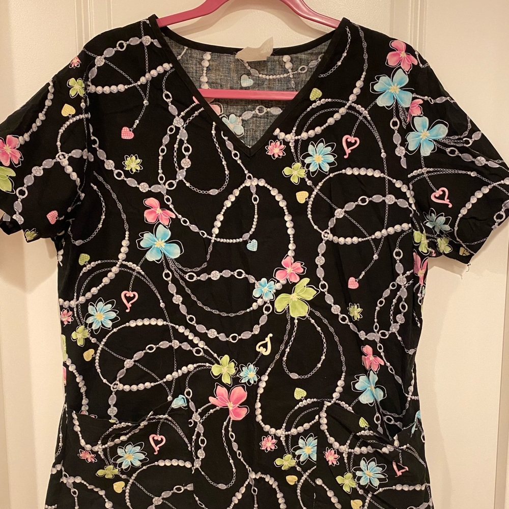 Black scrub top, M